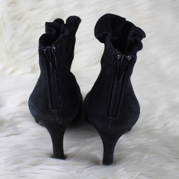 Me Too Juju Suede Ruffle Ankle Booties Pumps - Picture 4 of 7